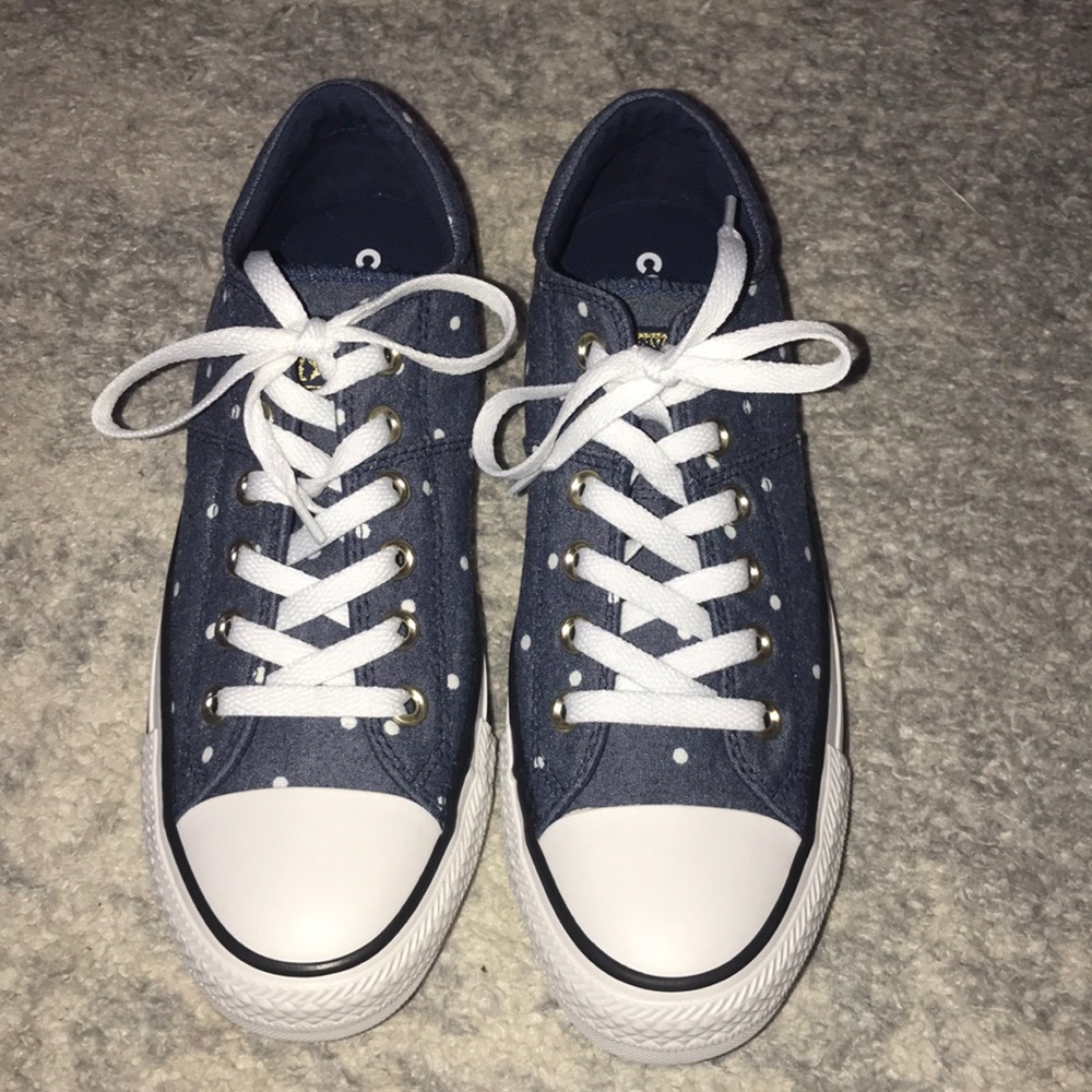 Super cute denim polka dot Converse